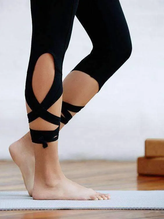 Diva Cross-Strap Leggings