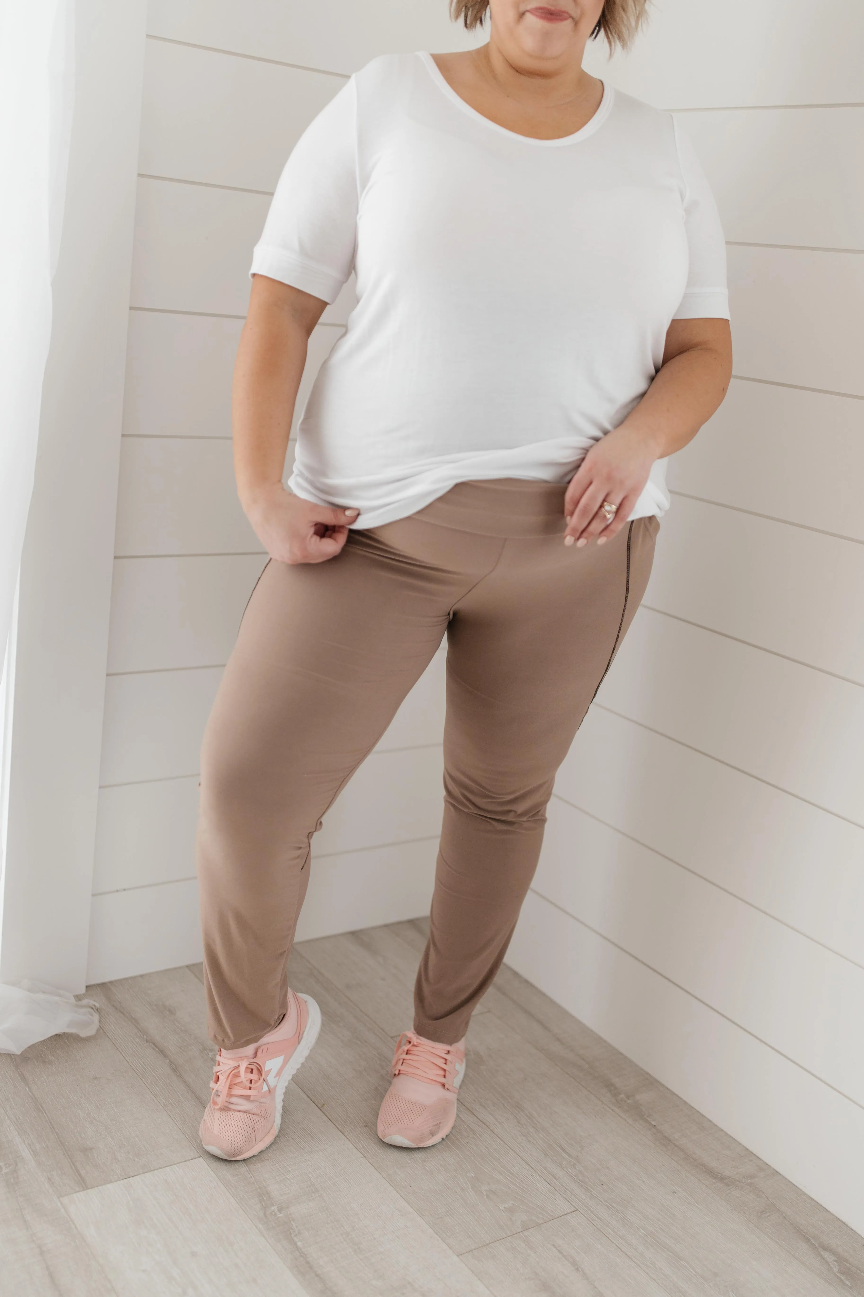 Dressin' Casual Leggings in Taupe