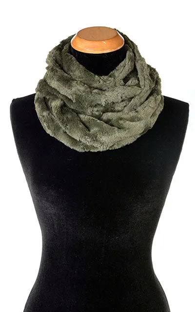 Infinity Scarf - Cuddly Faux Furs