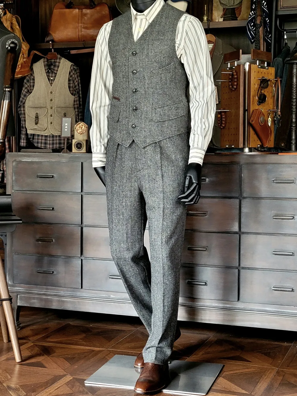 Men's Herringbone Tweed V-neck Vest