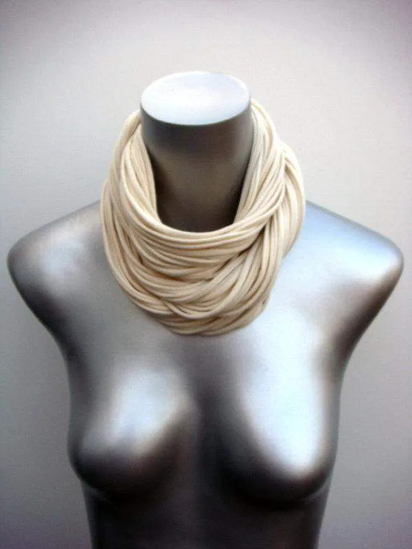 Necklush Infinity Scarf / Cream White / Unisex