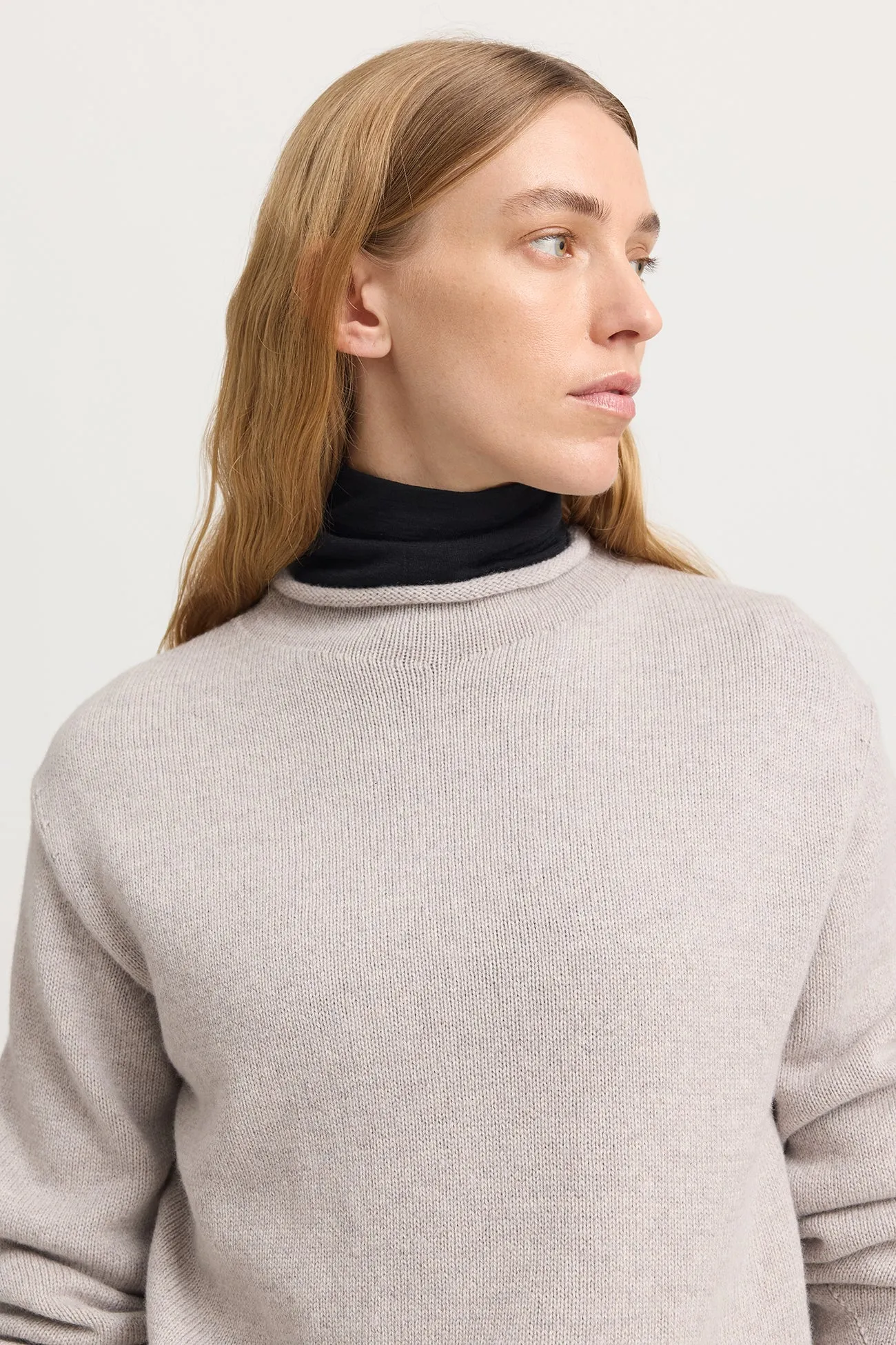 RELAXED FIT MOCK NECK