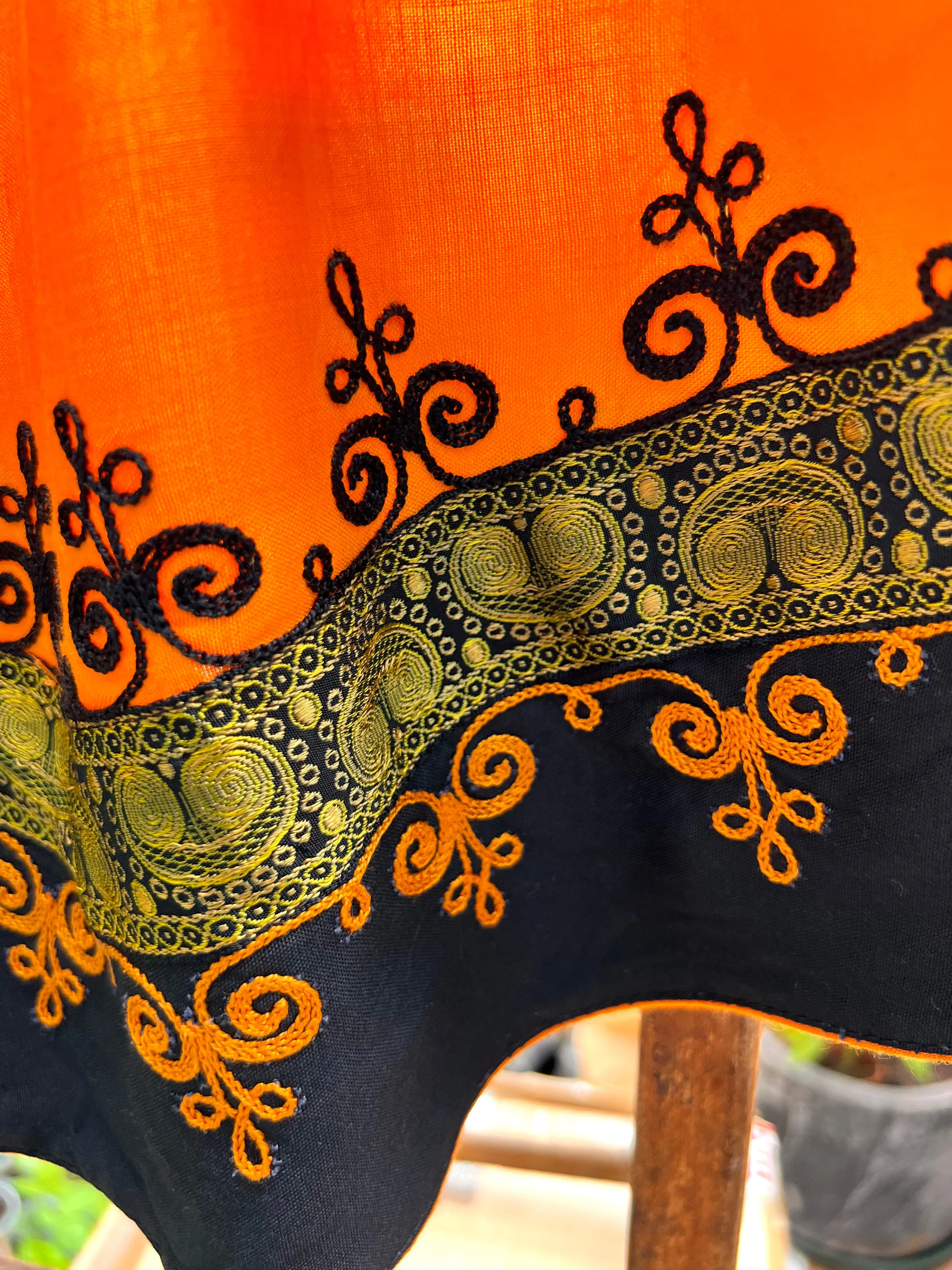 Vibrant and Daring Vintage Apron.